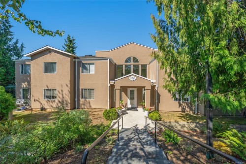 9-141 Sixth Ave, Qualicum Beach, BC - Outdoor