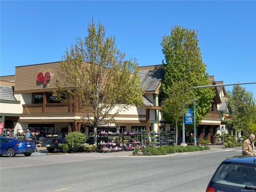 9-141 Sixth Ave, Qualicum Beach, BC - Outdoor With Balcony With Facade