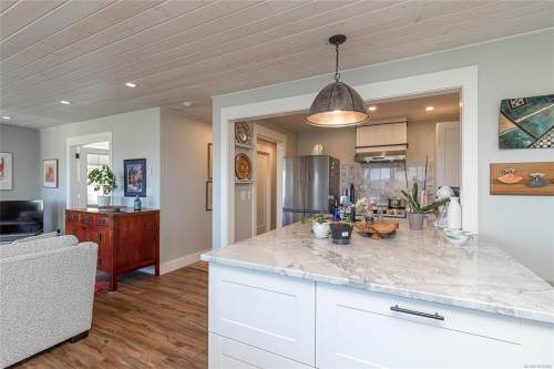 404-9958 Daniel St, Chemainus, BC - Indoor Photo Showing Kitchen