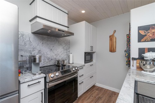 404-9958 Daniel St, Chemainus, BC - Indoor Photo Showing Kitchen