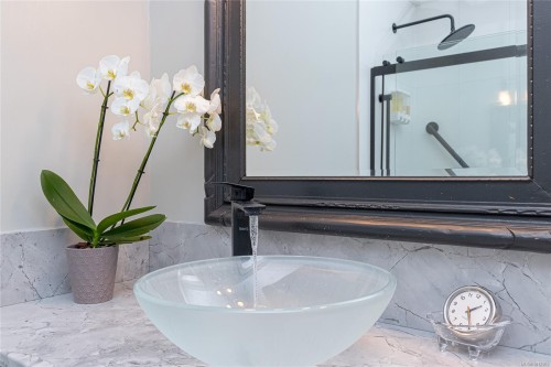 404-9958 Daniel St, Chemainus, BC - Indoor Photo Showing Bathroom