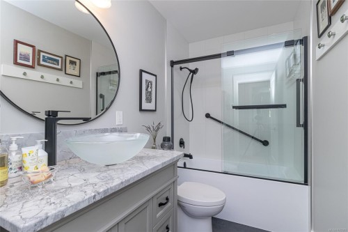 404-9958 Daniel St, Chemainus, BC - Indoor Photo Showing Bathroom