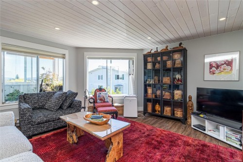 404-9958 Daniel St, Chemainus, BC - Indoor Photo Showing Living Room