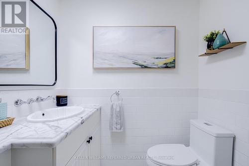 12 Wesley Avenue, Mississauga, ON - Indoor Photo Showing Bathroom
