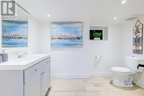 12 Wesley Avenue, Mississauga, ON - Indoor Photo Showing Bathroom