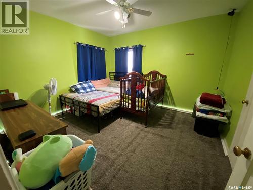 612 2Nd Avenue Nw, Swift Current, SK - Indoor Photo Showing Bedroom
