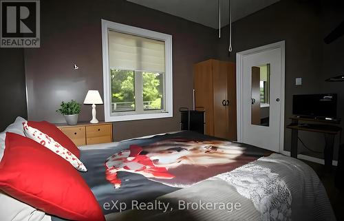 125 Lake Drive, West Grey, ON - Indoor Photo Showing Bedroom