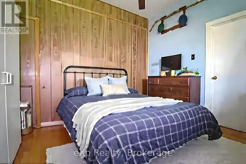125 Lake Drive, West Grey, ON - Indoor Photo Showing Bedroom