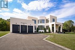 72 GRAYFIELD DRIVE  Whitchurch-Stouffville, ON L4A 0B1