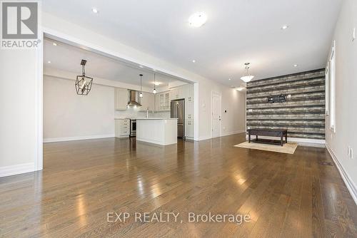 35 Windsor Circle, Niagara-On-The-Lake, ON - Indoor Photo Showing Living Room