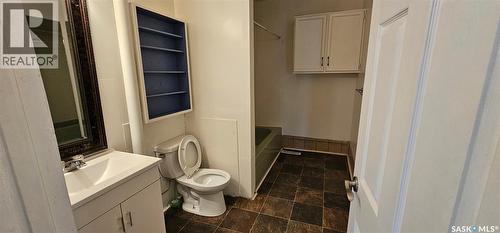 1901 20Th Street W, Saskatoon, SK - Indoor Photo Showing Bathroom
