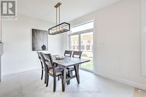 4282 Liberty Crossing, London South (South V), ON - Indoor Photo Showing Dining Room