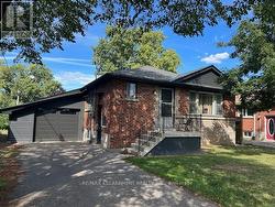 699 NINTH AVENUE  Hamilton, ON L8T 2A1