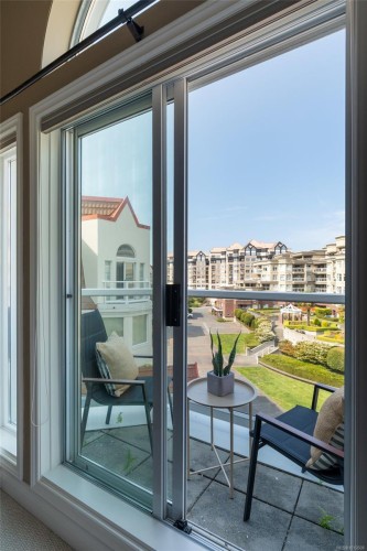 518-10 Paul Kane Pl, Victoria, BC - Outdoor With Exterior