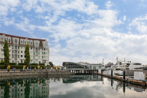 518-10 Paul Kane Pl, Victoria, BC - Outdoor