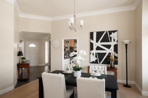 518-10 Paul Kane Pl, Victoria, BC - Indoor Photo Showing Dining Room
