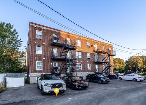 Stationnement - 6-11307 Rue Notre-Dame E., Montréal-Est, QC - Outdoor