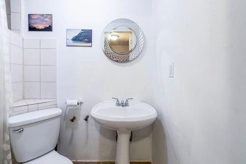 Salle de bains - 533 Boul. Beaconsfield, Beaconsfield, QC - Indoor Photo Showing Bathroom