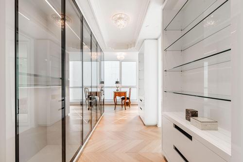 Penderie (Walk-in) - 15-A-3430 Rue Peel, Montréal (Ville-Marie), QC - Indoor