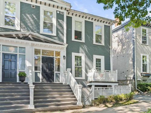 4 1036 Bland Street  Halifax Peninsula, NS B3H 2S8