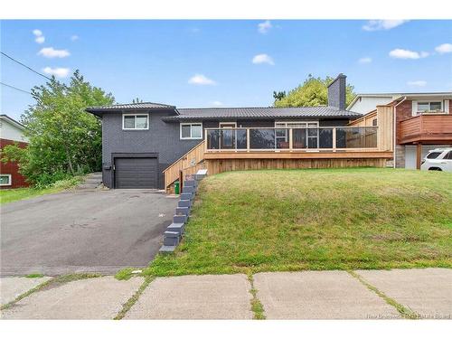 64 Athlone AVE  Moncton, NB E1E 1S3