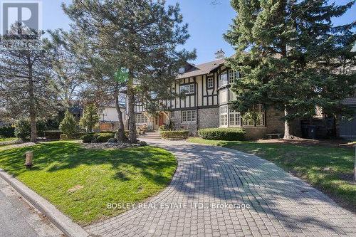 outstanding location - 40 Castle Frank Crescent, Toronto, ON - Outdoor