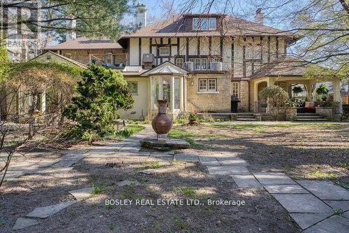 40 Castle Frank Crescent, Toronto, ON - Outdoor