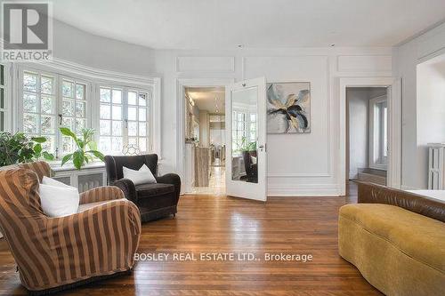 40 Castle Frank Crescent, Toronto, ON - Indoor Photo Showing Living Room
