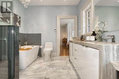 40 Castle Frank Crescent, Toronto, ON - Indoor Photo Showing Bathroom