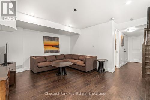 65 Rockmount Crescent, Gravenhurst (Muskoka (S)), ON - Indoor Photo Showing Living Room