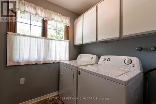 196 Hull Road, Strathroy-Caradoc (Ne), ON - Indoor Photo Showing Laundry Room