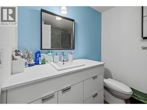 615 Rutland Road Unit# 202, Kelowna, BC - Indoor Photo Showing Bathroom