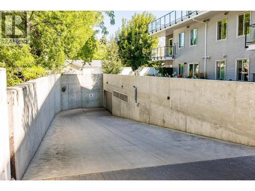 615 Rutland Road Unit# 202, Kelowna, BC - Outdoor With Exterior