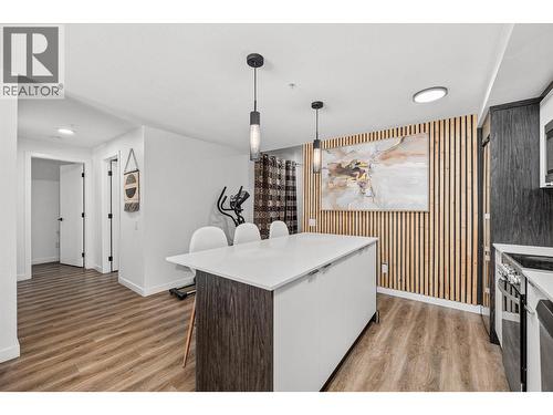 615 Rutland Road Unit# 202, Kelowna, BC - Indoor Photo Showing Kitchen With Upgraded Kitchen