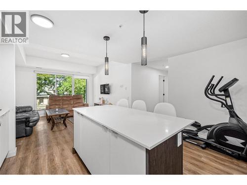 615 Rutland Road Unit# 202, Kelowna, BC - Indoor Photo Showing Kitchen