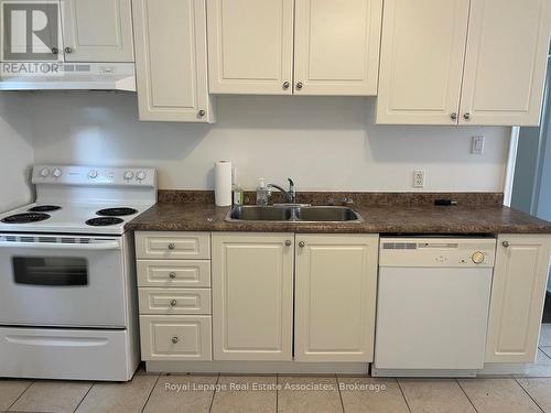 43 Broadview Avenue, Mississauga, ON - Indoor Photo Showing Kitchen With Double Sink