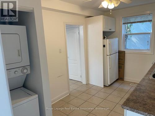 43 Broadview Avenue, Mississauga, ON - Indoor Photo Showing Laundry Room