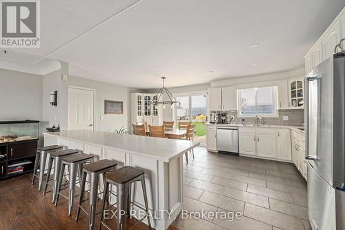 3862 Trafalgar Street, Thames Centre, ON - Indoor Photo Showing Kitchen