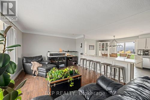 3862 Trafalgar Street, Thames Centre, ON - Indoor Photo Showing Other Room