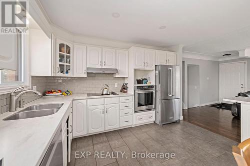 3862 Trafalgar Street, Thames Centre, ON - Indoor Photo Showing Kitchen With Double Sink
