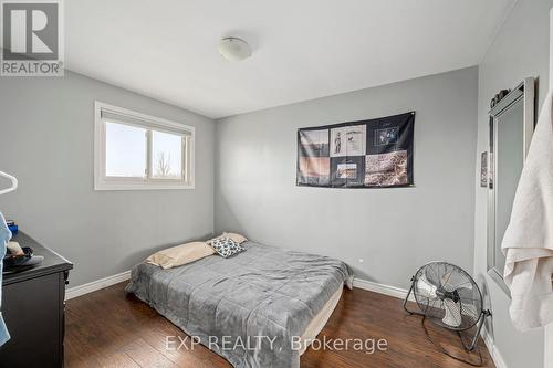 3862 Trafalgar Street, Thames Centre, ON - Indoor Photo Showing Bedroom