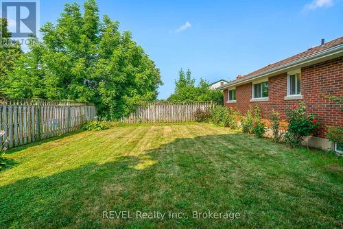 18 Broadmore Avenue, St. Catharines (Carlton/Bunting), ON - Outdoor