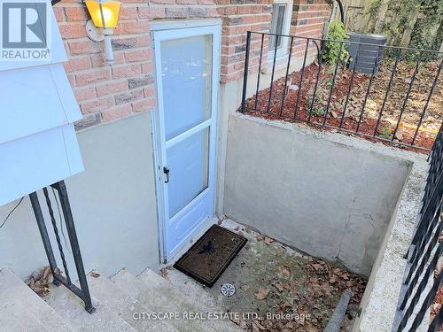 Separate Entrance to Lower Level - 515 Grantham Avenue, St. Catharines, ON - Outdoor