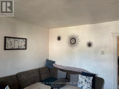 1629 Drouillard Road, Windsor, ON - Indoor