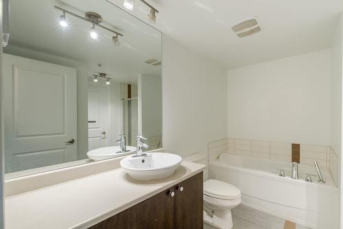 Bathroom - 601-15 Boul. La Fayette, Longueuil (Le Vieux-Longueuil), QC - Indoor Photo Showing Bathroom