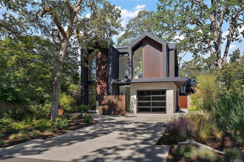 862 Somenos St, Victoria, BC 