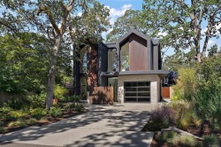 862 Somenos St  Victoria, BC V8S 4A6