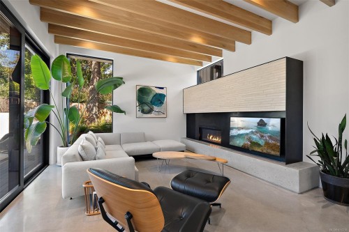 862 Somenos St, Victoria, BC 