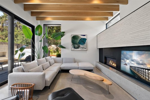 862 Somenos St, Victoria, BC 