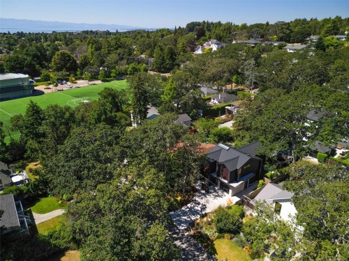 862 Somenos St, Victoria, BC 